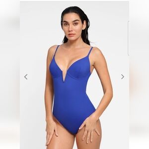 Elegant Blue Women's One-Piece Swimsuit